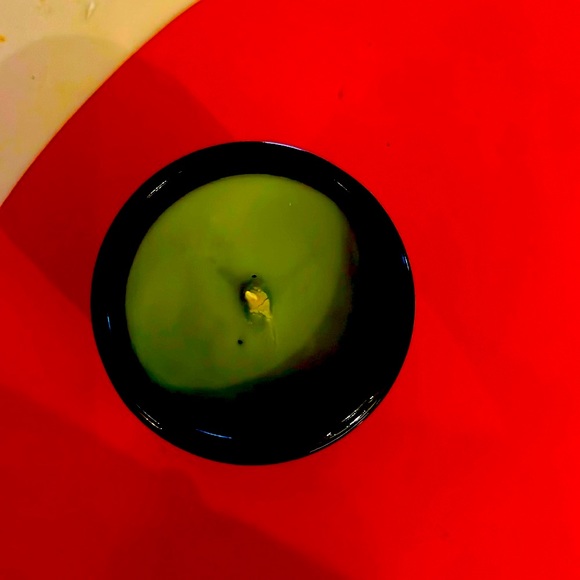 Christmas Wish Mistletoe Scented Candles - Picture 2 of 2